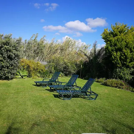 Surf House Helena 4*