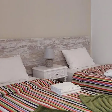 Surf House Helena 4* Балеал