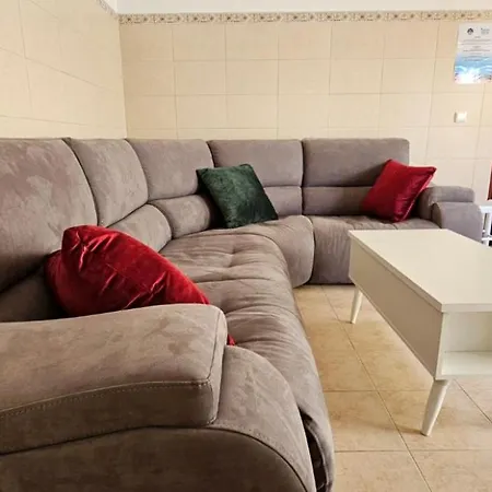 Surf House Helena 4* باليال