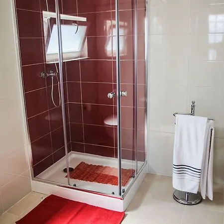 Surf House Helena 4* باليال