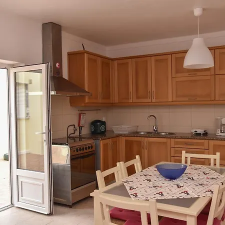 Surf House Helena بيت ضيافة