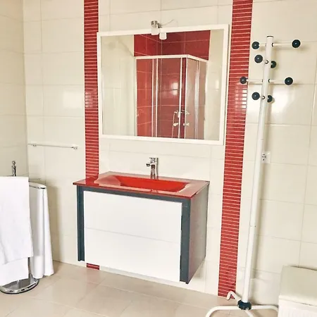 Surf House Helena 4*